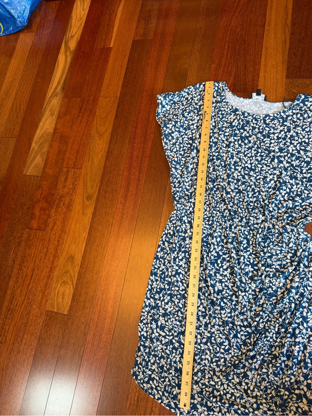 Blue Floral Print Mini Dress with Cinched Waist - Picture 6 of 9